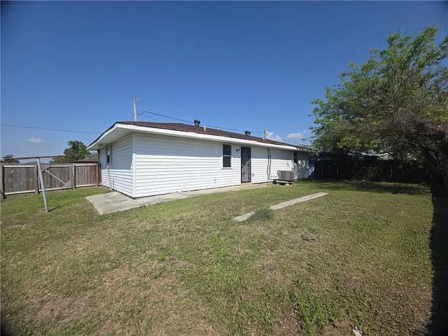 1684 Lauradale Dr — Photo 14