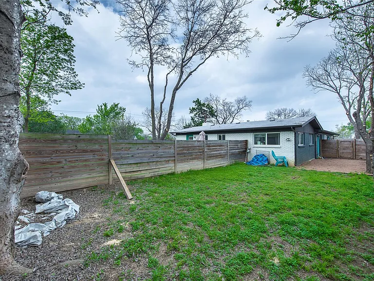 1715 Taylor Gaines St #A — Photo 25