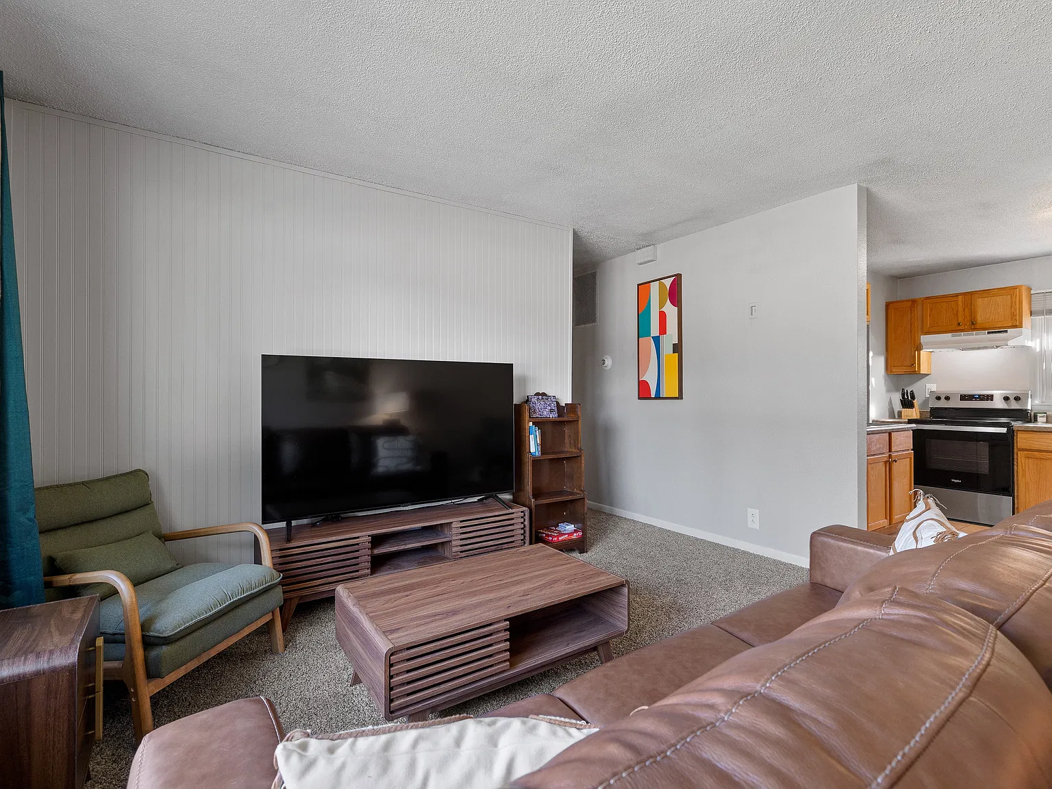 3 bed, 864 sqft, $1,650 — Photo 2
