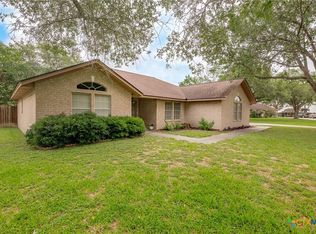 4 Longview Dr, Victoria, TX 77904