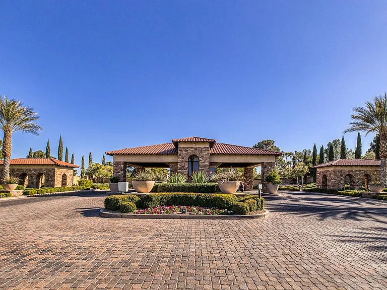 7277 Mission Hills Dr — Photo 39