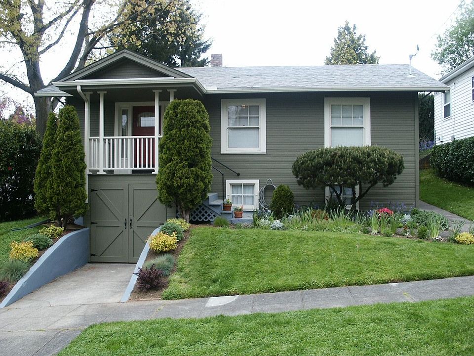 5003 NE Pacific St.