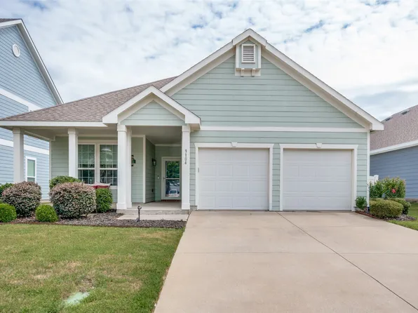 9104 Benevolent Ct, Aubrey, TX 76227