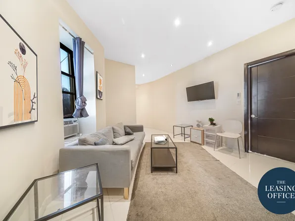 940 Columbus Avenue image 2 of 8