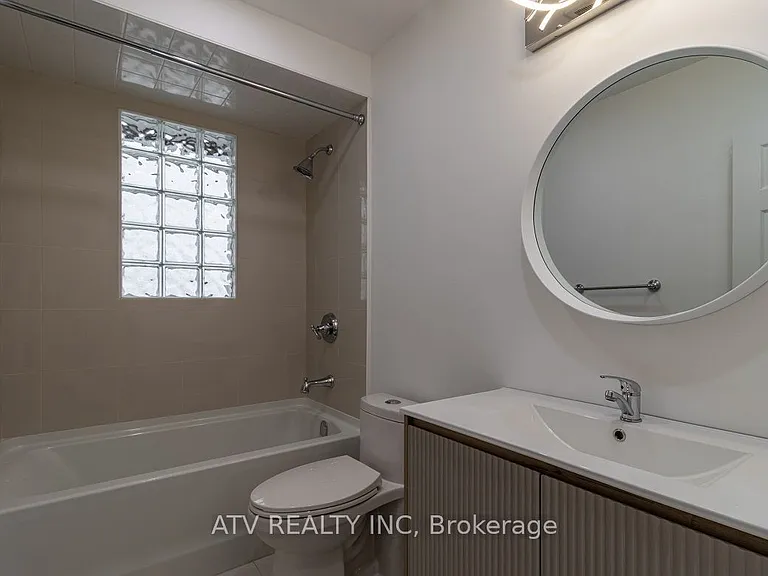 1064 Eastmount Ave E — Photo 10