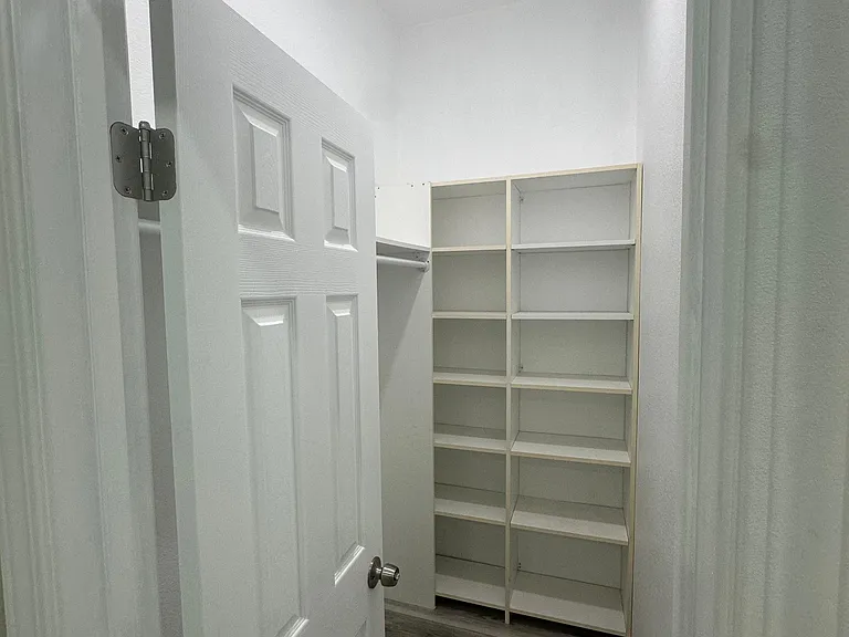 1710 Golden Way #B — Photo 32