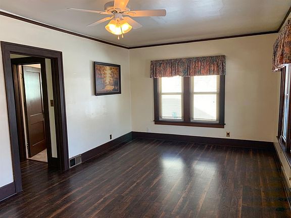 5th image of 204 Middle Dr