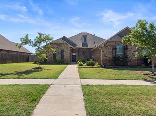 4612 Kentucky Ridge Dr, Mustang, OK 73064