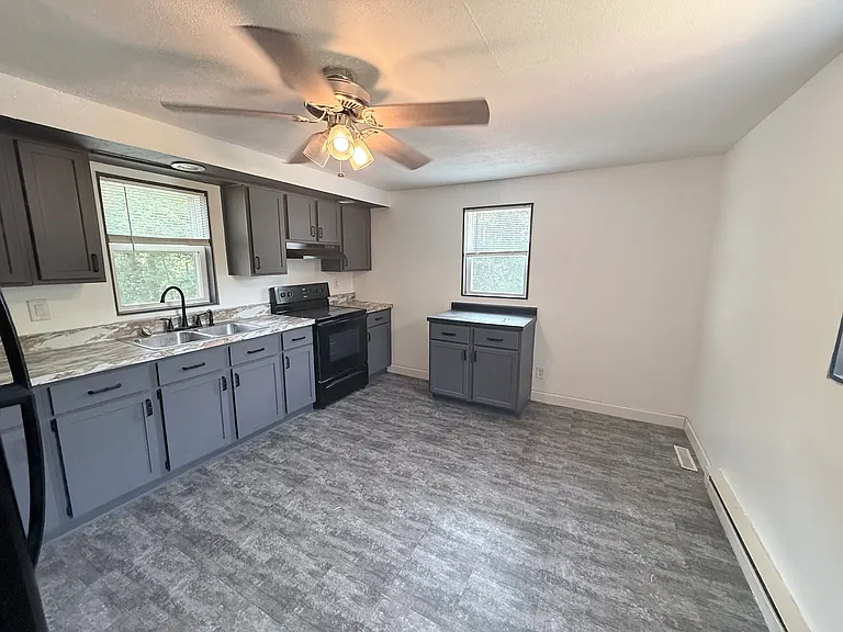 741 Elgin St #1 — Photo 2
