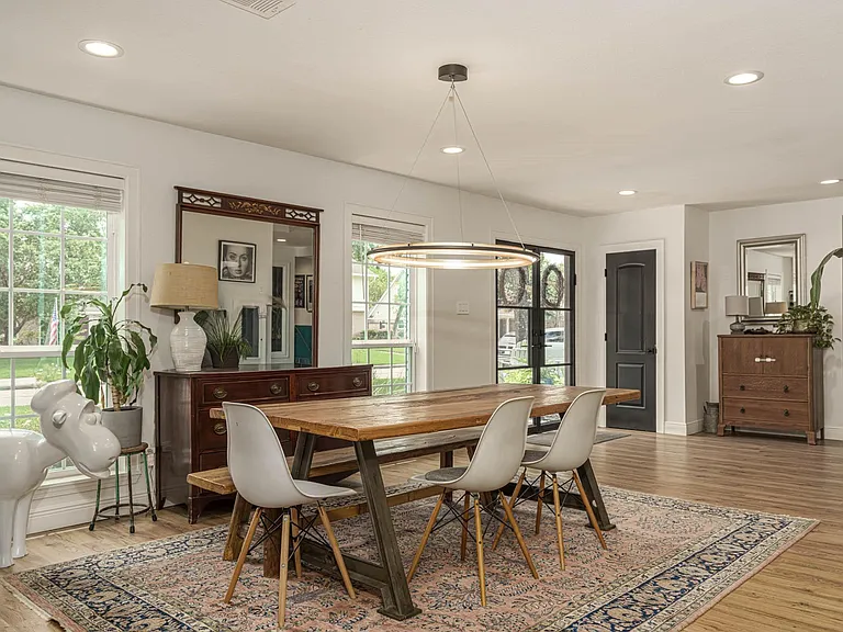 715 Thistlewood Dr — Photo 12