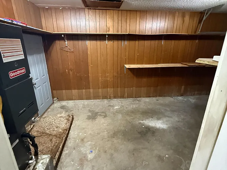 1404 Larsen Ln — Photo 14