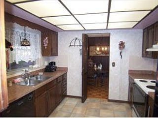 3rd image of 4400 Longbow Dr