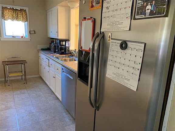 4th image of 15 Estes Dr
