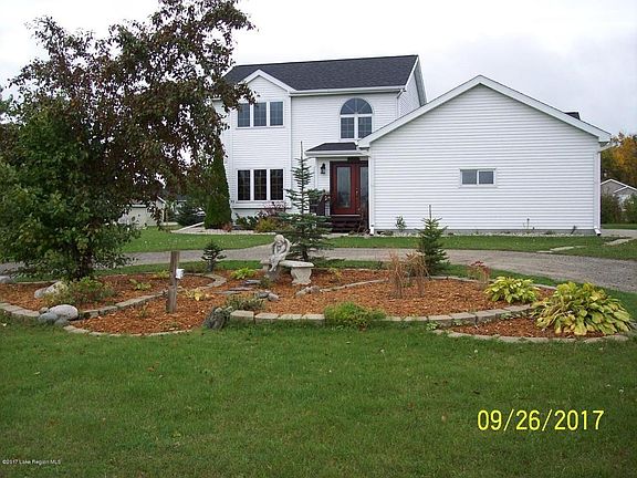 2nd image of 407 Meadowlark Ln