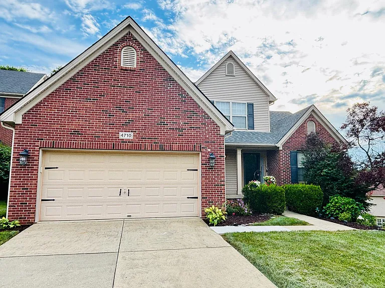 4710 Bay Cove Ct — Photo 2