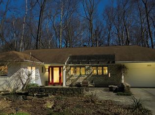 2833 Canterbury Ln, Upper Arlington, OH 43221