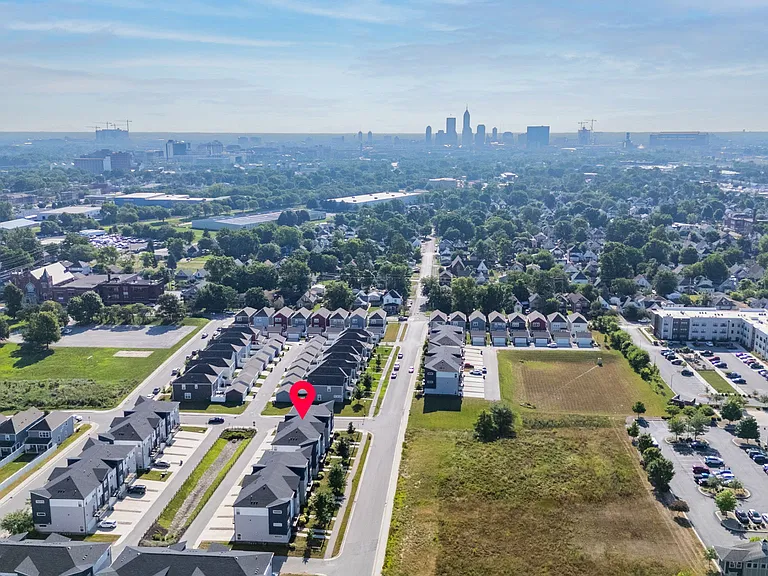 Amazing location to hospital corridor and downtown Indy.