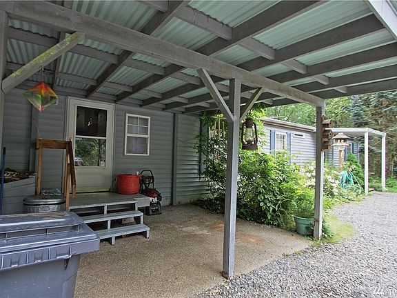 4th image of 800 E Lakeshore Dr E
