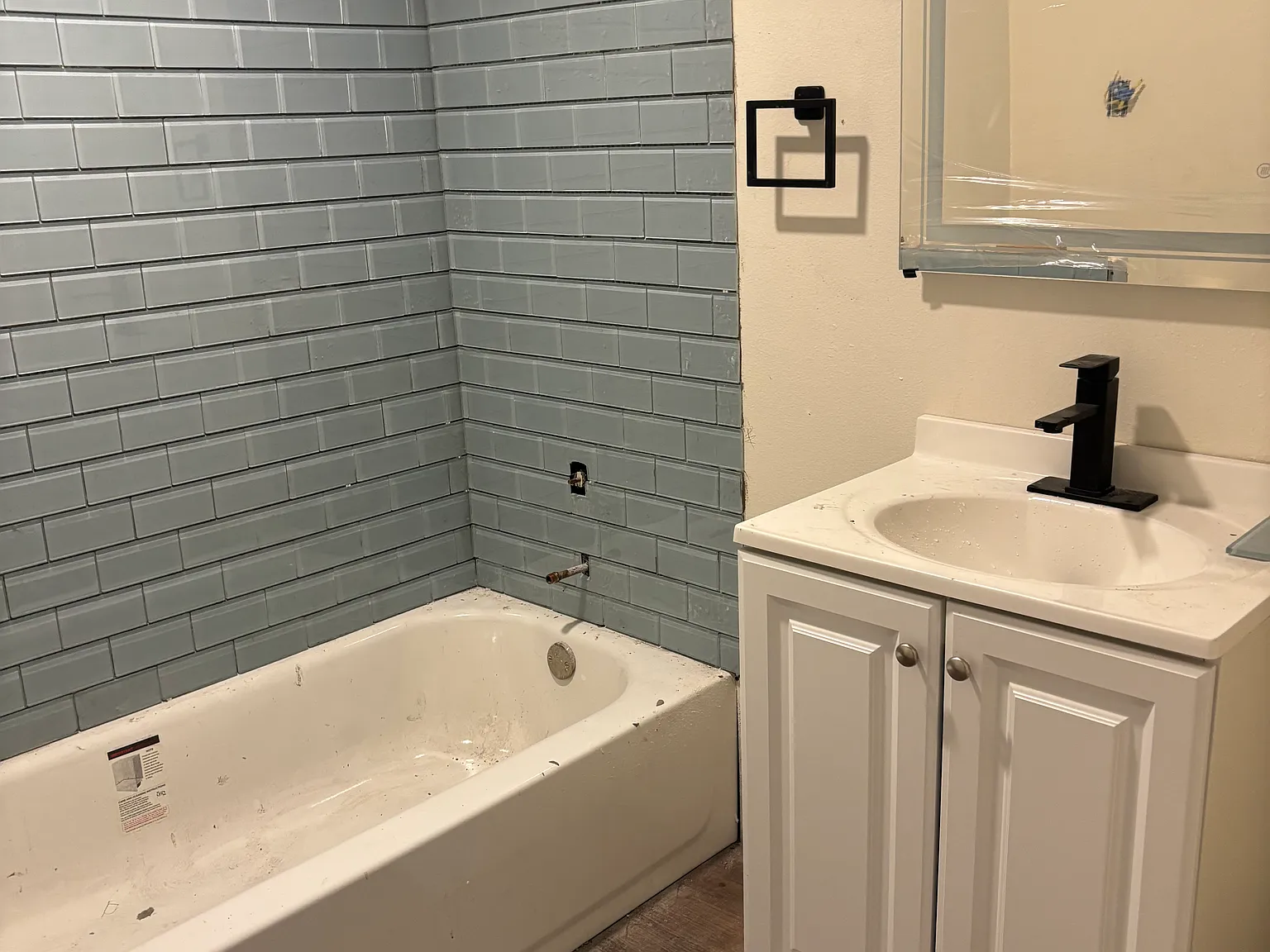 2 bed, 950 sqft, $1,750 — Photo 3