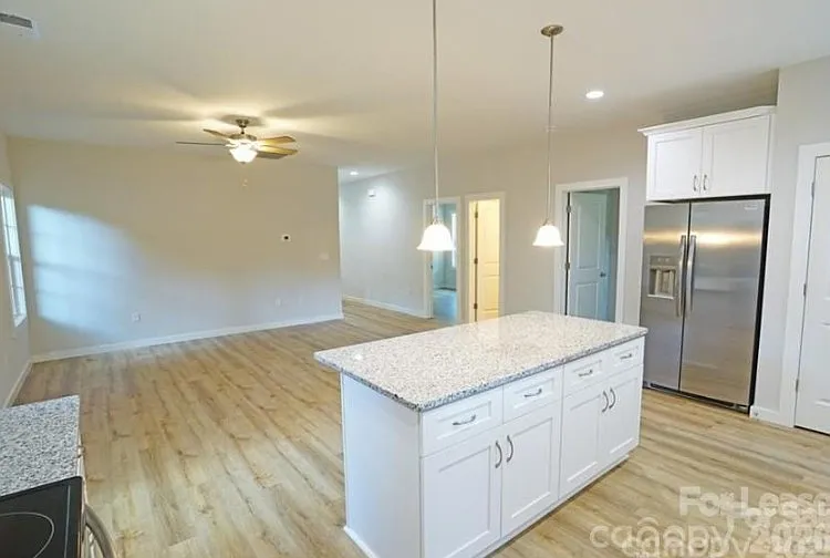 817 W Davidson Ave — Photo 4