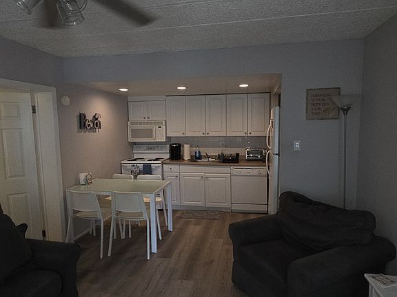 3rd image of 9510 Amherst Ave APT 157