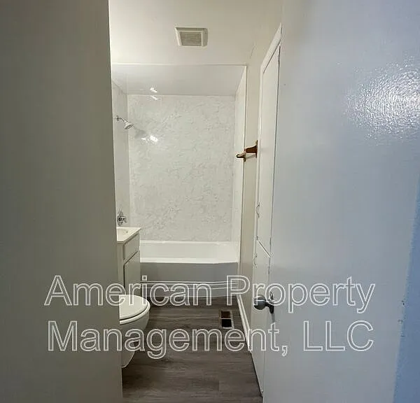 523 E Duncan St — Photo 17