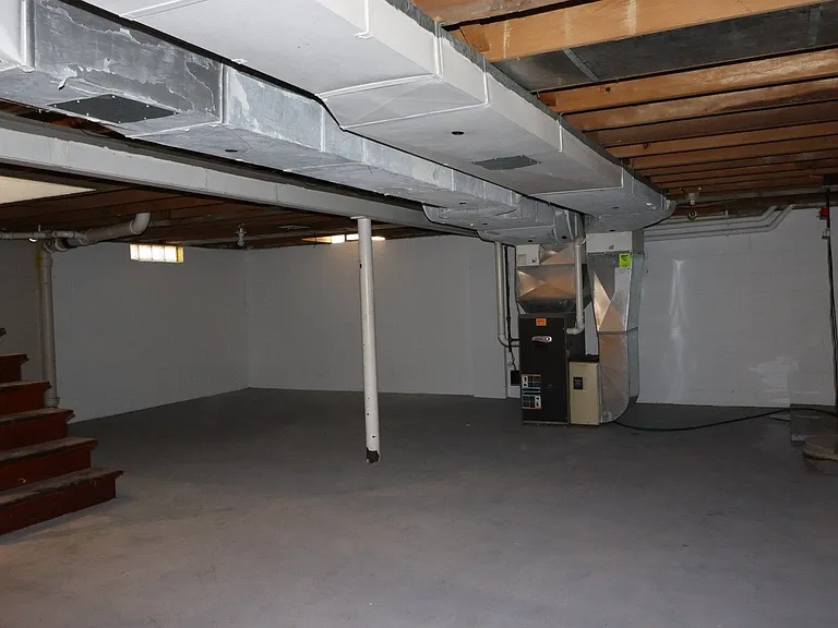 124 W Marquette St — Photo 31