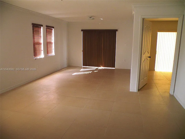10981 NW 88th Ter #801 — Photo 4