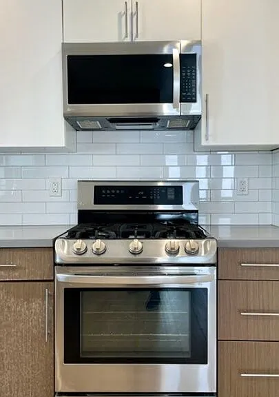 5230 1/2 Satsuma Ave — Photo 11