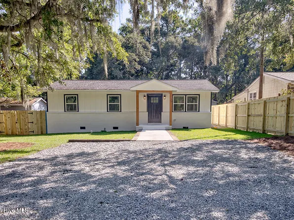 1935 Honeysuckle Street, Wilmington, NC 28401