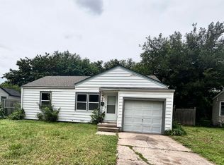 1821 S Ridgewood Dr, Wichita, KS 67218