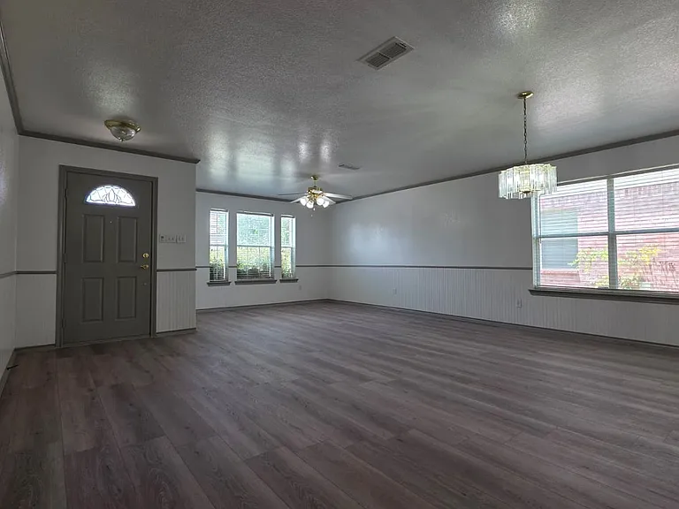 House entrance pic 3