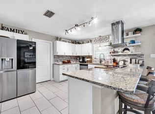 37 Maple Ave, Shalimar, FL 32579