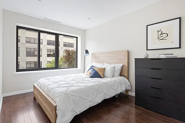 Sold by Modern Spaces | media 10