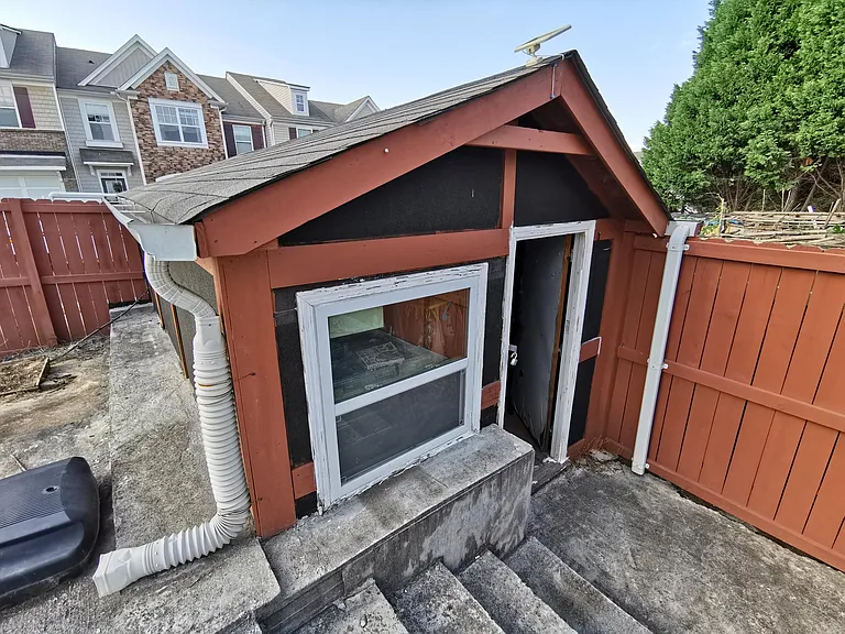1913 Executive Dr — Photo 43