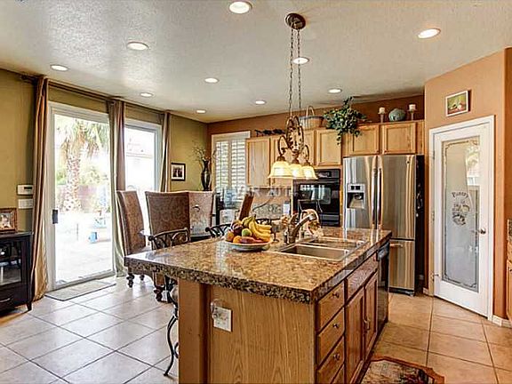 4th image of 1624 Fontana Cliffs Ct