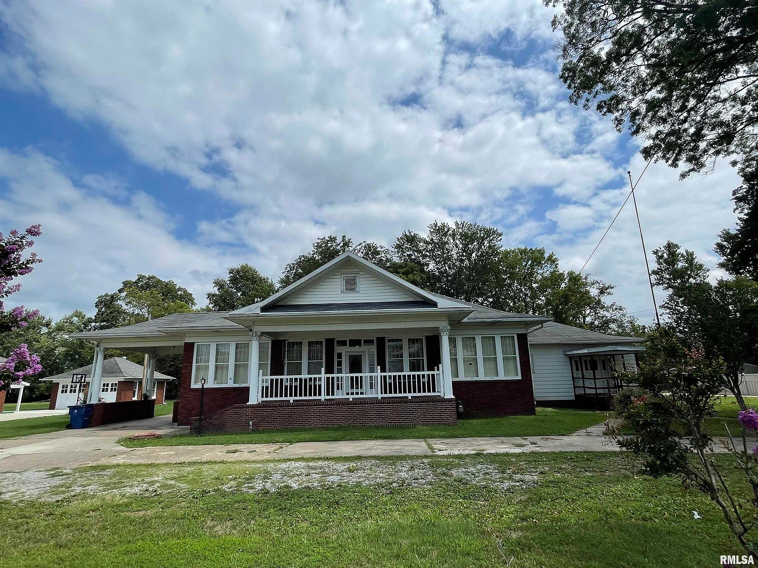 801 W Main St, Carmi, IL 62821 MLS EB450090 Zillow