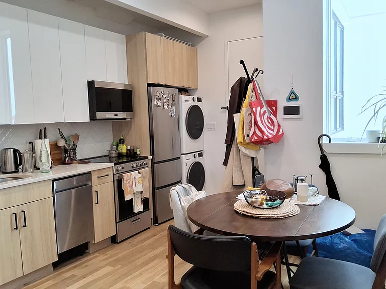 511 Meeker Ave #4B — Photo 3