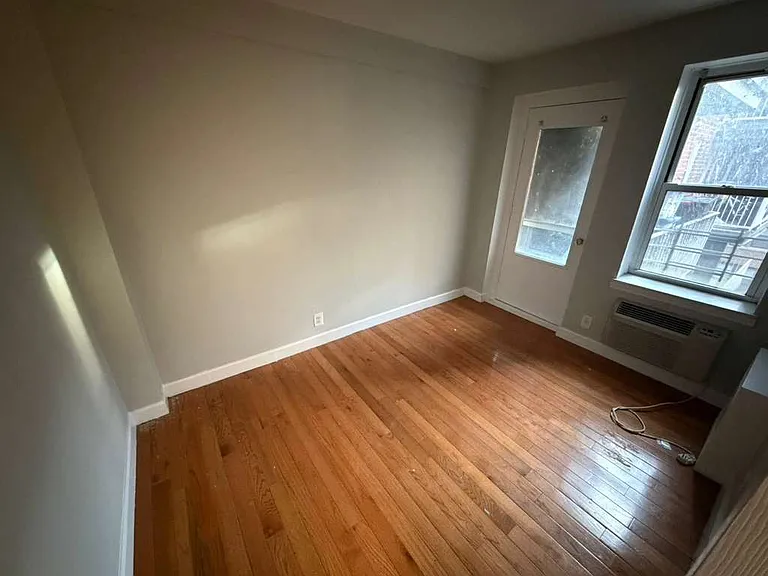 83-33 118th St #5 — Photo 14