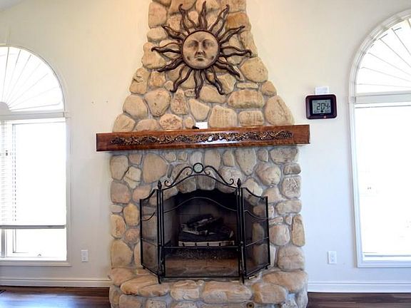 4th image of 12081 S Country Club Dr