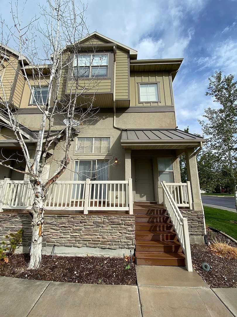 Great Lehi Townhome — Photo 1