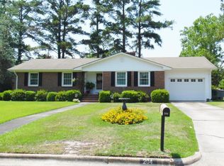 204 Elmhurst Dr, Lumberton, NC 28358