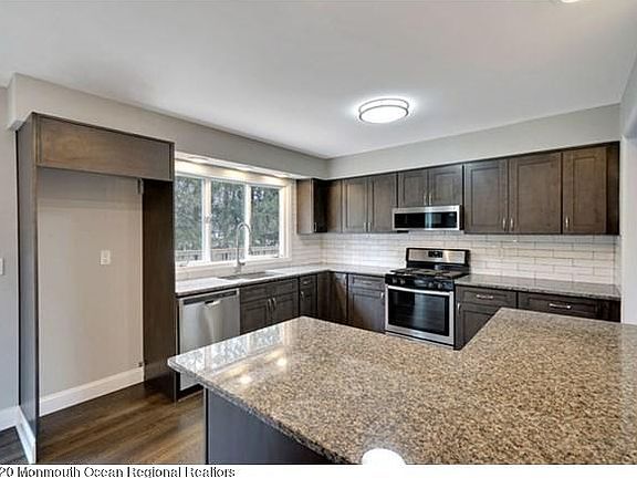 4th image of 550 Fawn Dr