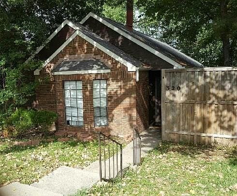 1st image of 320 Teakwood Ln