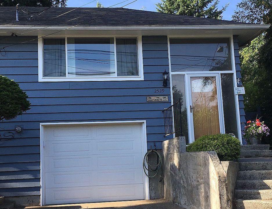 2nd image of 2529 NE 98th St