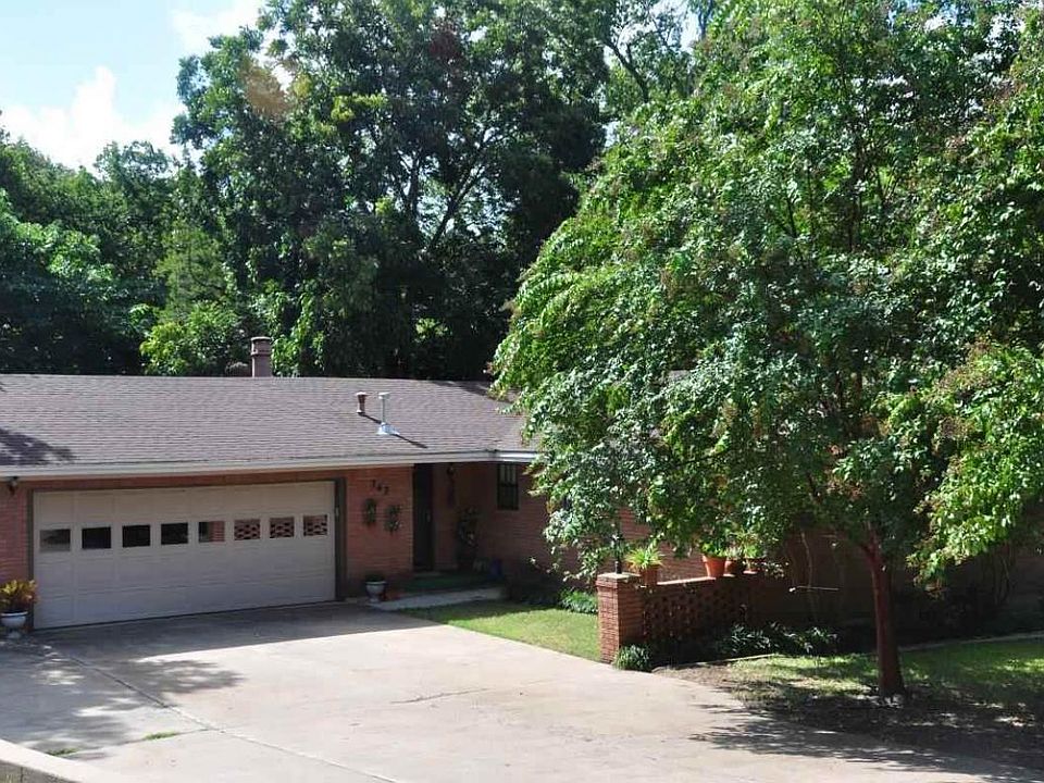 1st image of 343 Sharron Dr