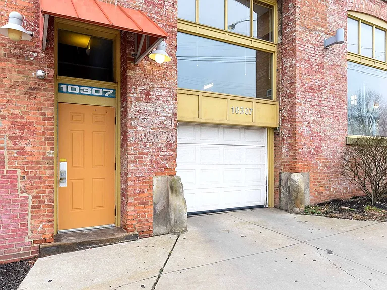 10307 Detroit Ave — Photo 6