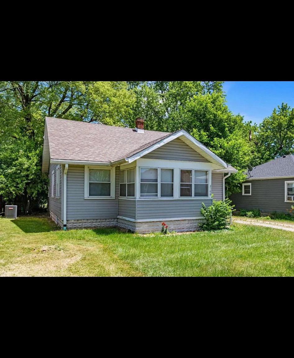 2108 N Ball Ave — Photo 4