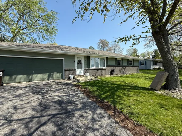 13 Green St, Fisher, IL 61843