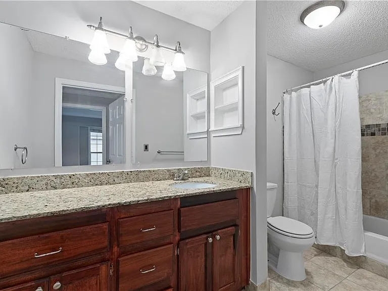 640 Granville Ct — Photo 25
